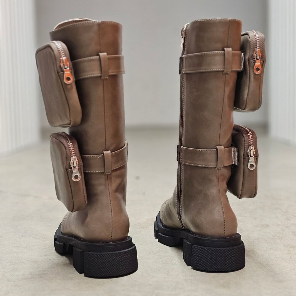 Lace-Up Utility Combat Boots With Side Pouches Chunky Soles And Side Zippers In - Picture 5 of 7